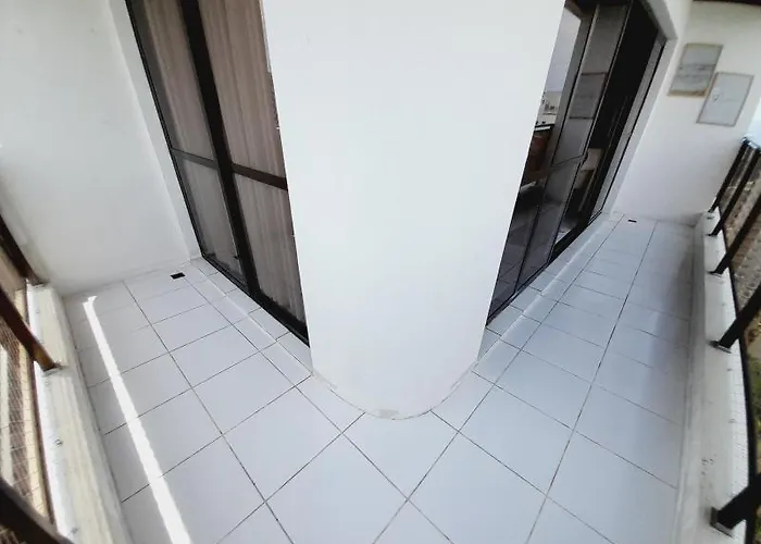 Apartamento no Guarujá Pintagueiras 1 quadra do mar - 2 vagas - próx ao shopping, feirinha, barzinhos e restaurantes